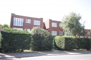 Cookham Road Maidenhead Berkshire - Photo 1