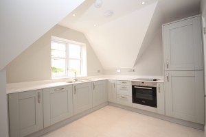 Carlyon House, Boyn Hill Road, Maidenhead - Photo 2