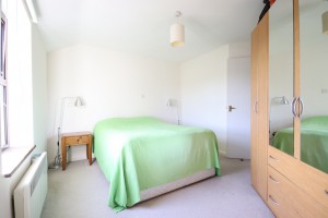 Close To Town & Station, Maidenhead - Photo 3