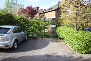 Close To Town & Station, Maidenhead - Photo 4