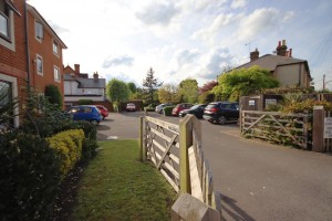 Close To Town & Station, Maidenhead - Photo 10
