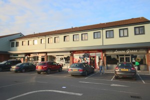 Shifford Crescent Maidenhead Berkshire - Photo 1