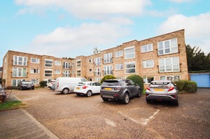 All Saints Avenue, Maidenhead - Photo 1