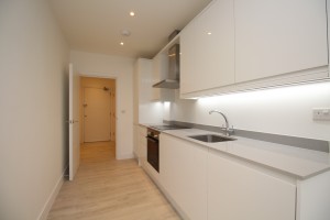 Vanwall Road, Maidenhead - Photo 2
