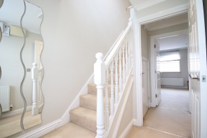 CLOSE TO TOWN & STATION, MAIDENHEAD - Photo 9