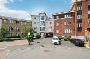 Kingsquarter, Maidenhead - Photo 1