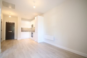 Walking Distance To Town & Station, Maidenhead - Photo 6