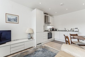 Vanwall Road, Maidenhead - Photo 2