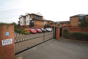 Ludlow Road, Maidenhead - Photo 10