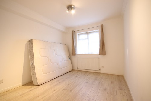 Close To Town & Elizabeth Line,  