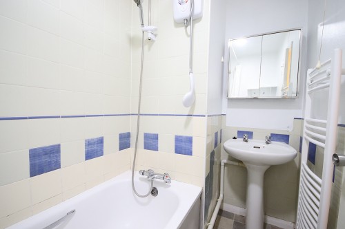 Close To Town & Elizabeth Line,  