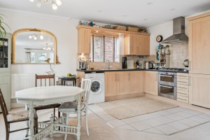 Boulters Court, Maidenhead - Photo 3